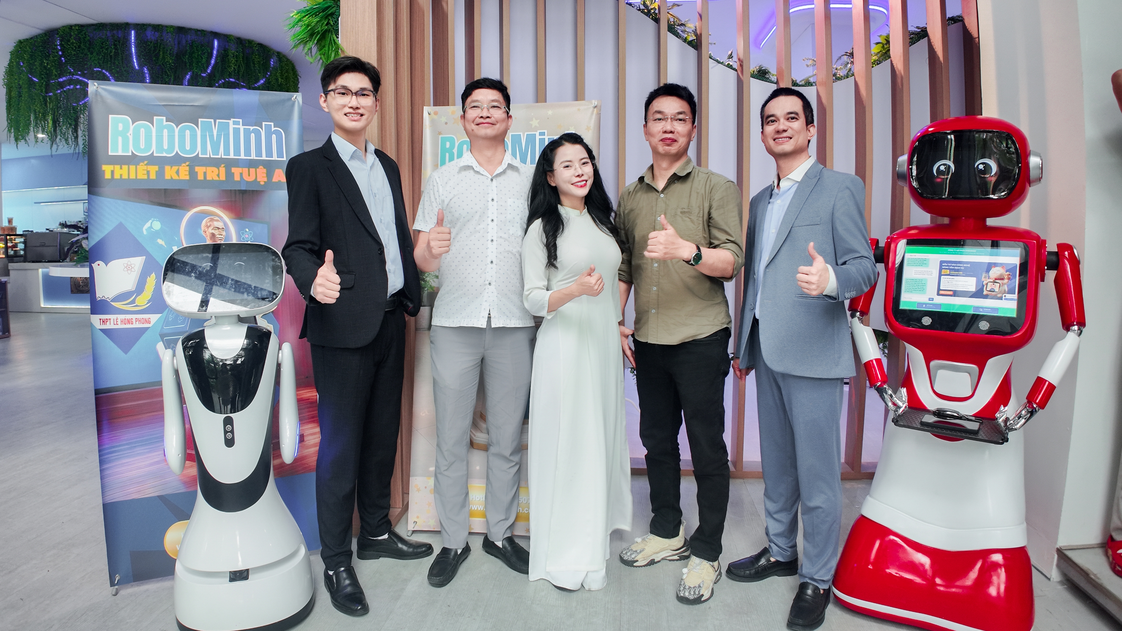 Robot Mascot AI ARTECH Robotics tại sự kiện